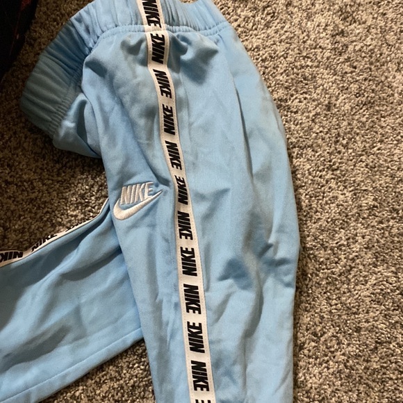NIKE - PALE BLUE SWEATPANTS - Picture 3 of 6